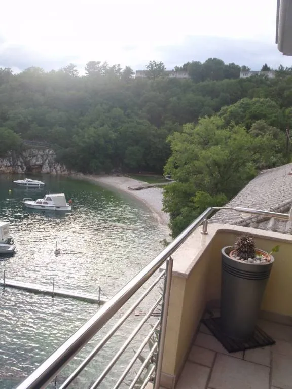 kostrena, stan na plaži , 60m2 +8 m2 terase - slika 7