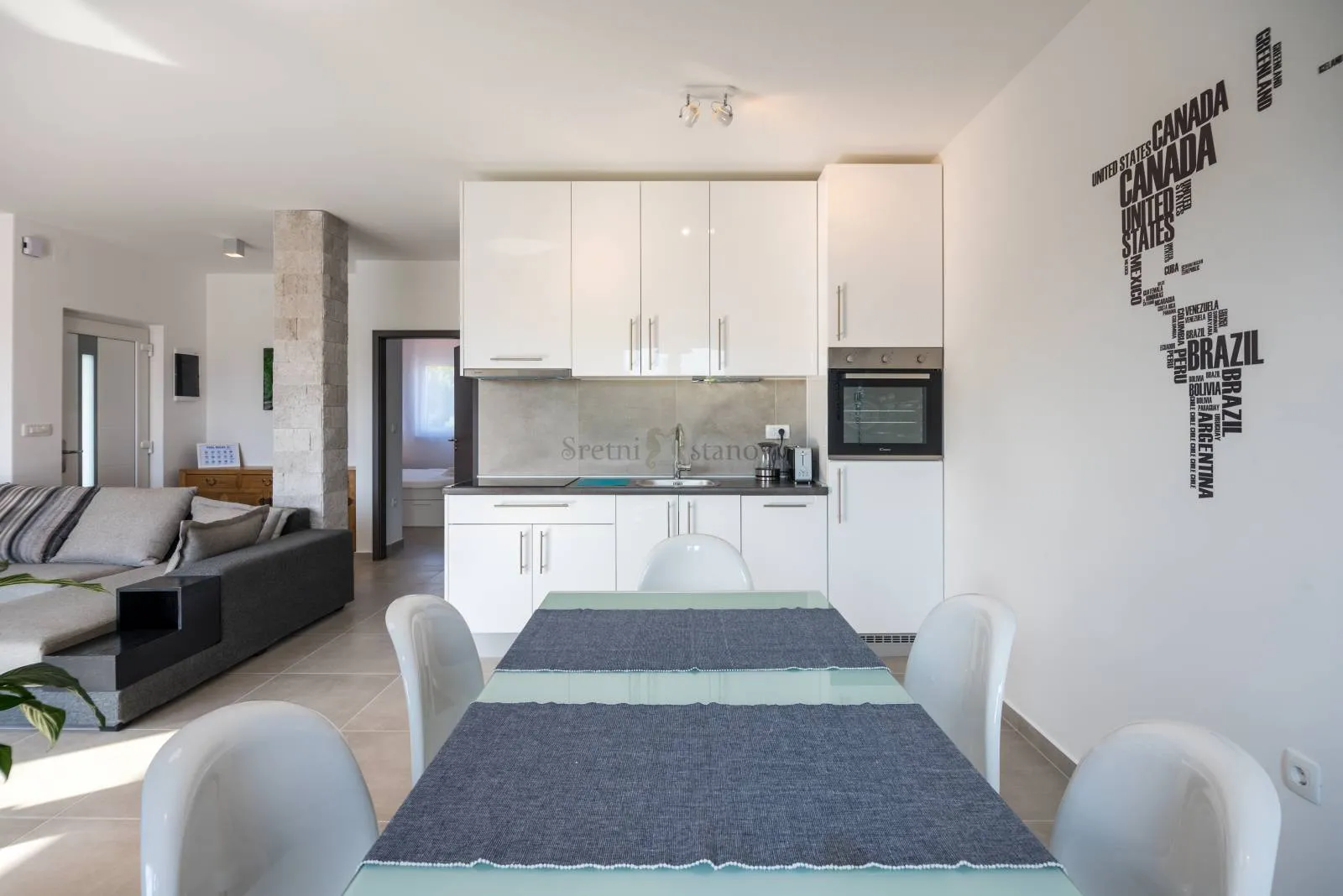 krk, novogradnja, 300 m2, kuća sa četiri stana i bazenom - slika 11