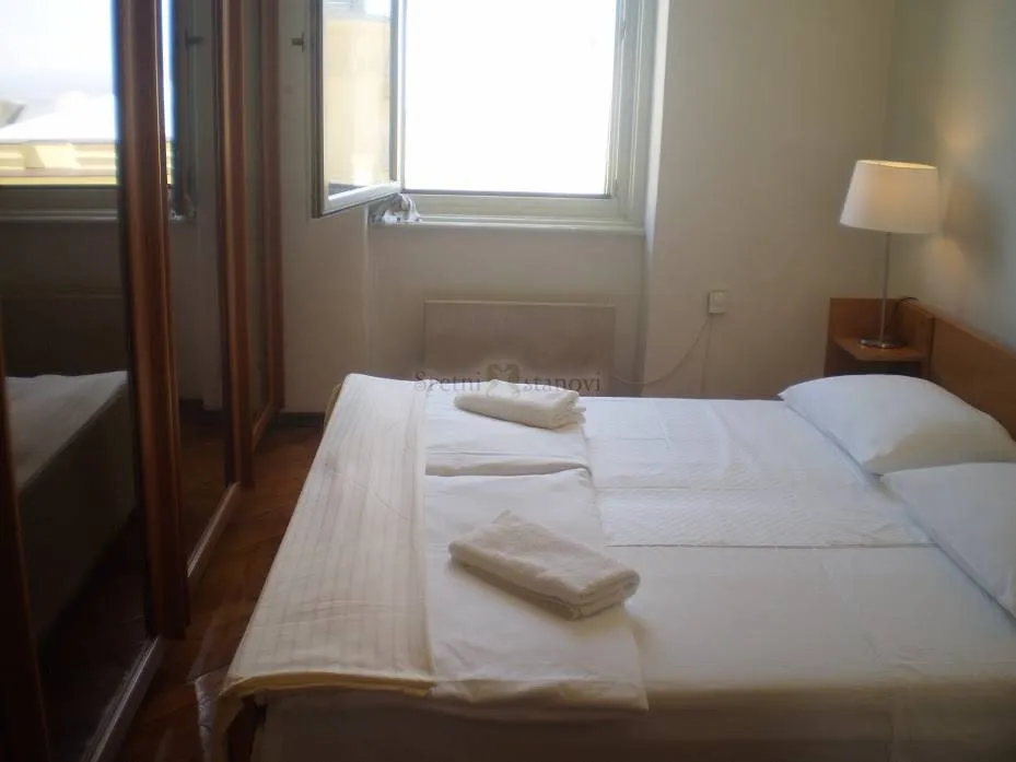 opatija,47 m2, 2s s balkonom, centar - slika 2