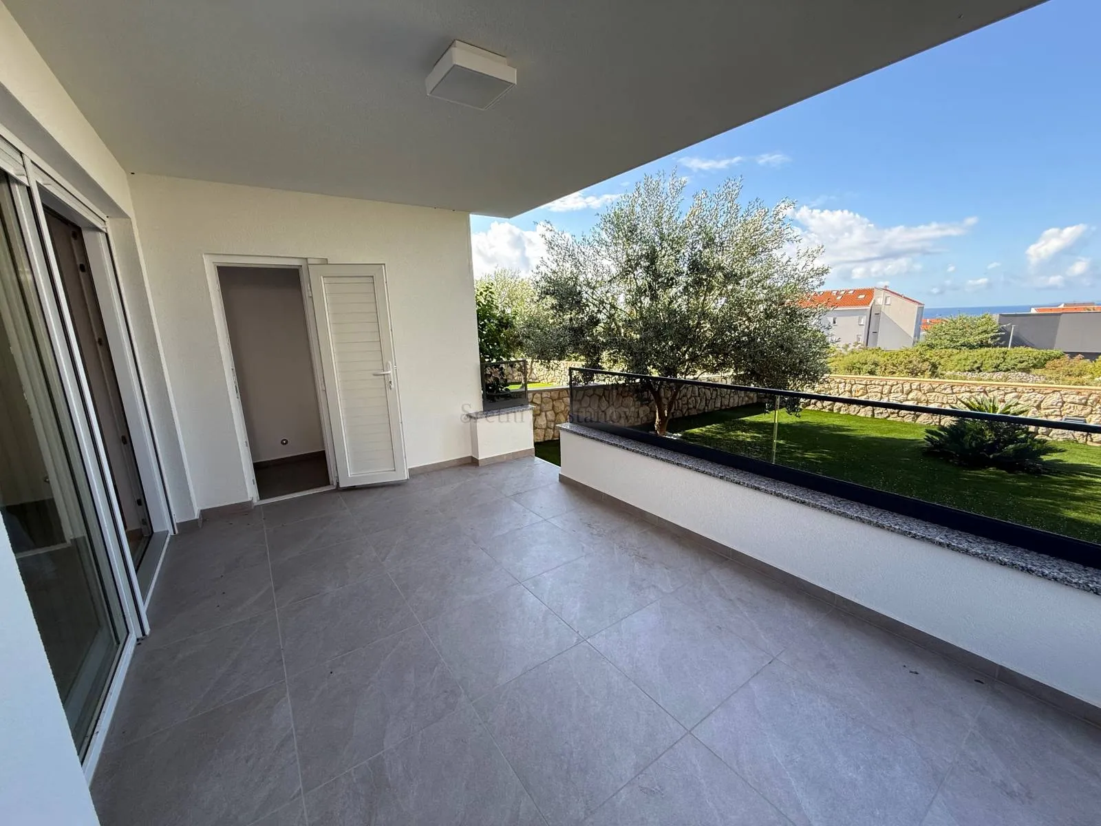 apartman novalja (2s+db) , okućnica , parking - slika 9