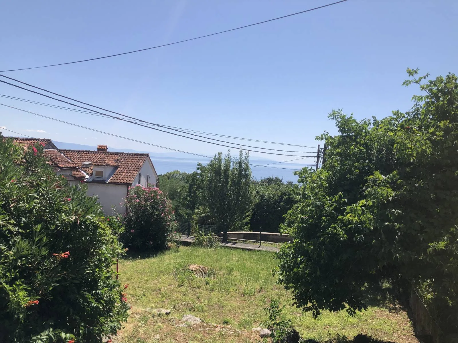 pobri, starina na parceli od 700m2 pogled na more - slika 5