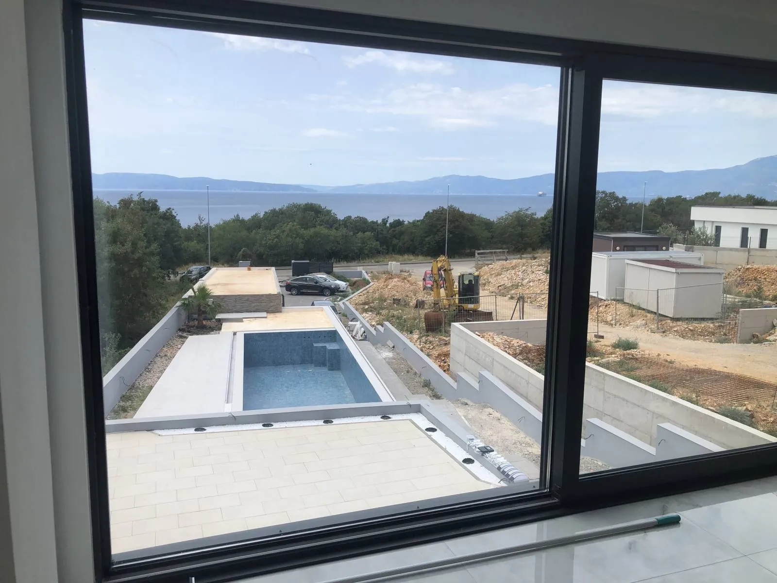 kostrena, novogradnja, kuća sa 2 stana, bazenom i depadansom - slika 8