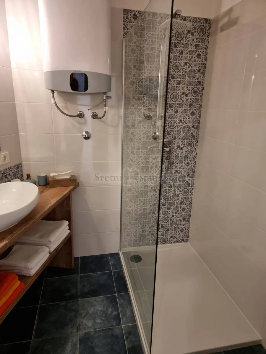centar, 75 m2, 2s+db, prekrasan novouređeni stan - slika 13