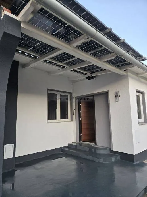 Moderna prizemnica u nizu s dvorištem 88 m2, Varaždin