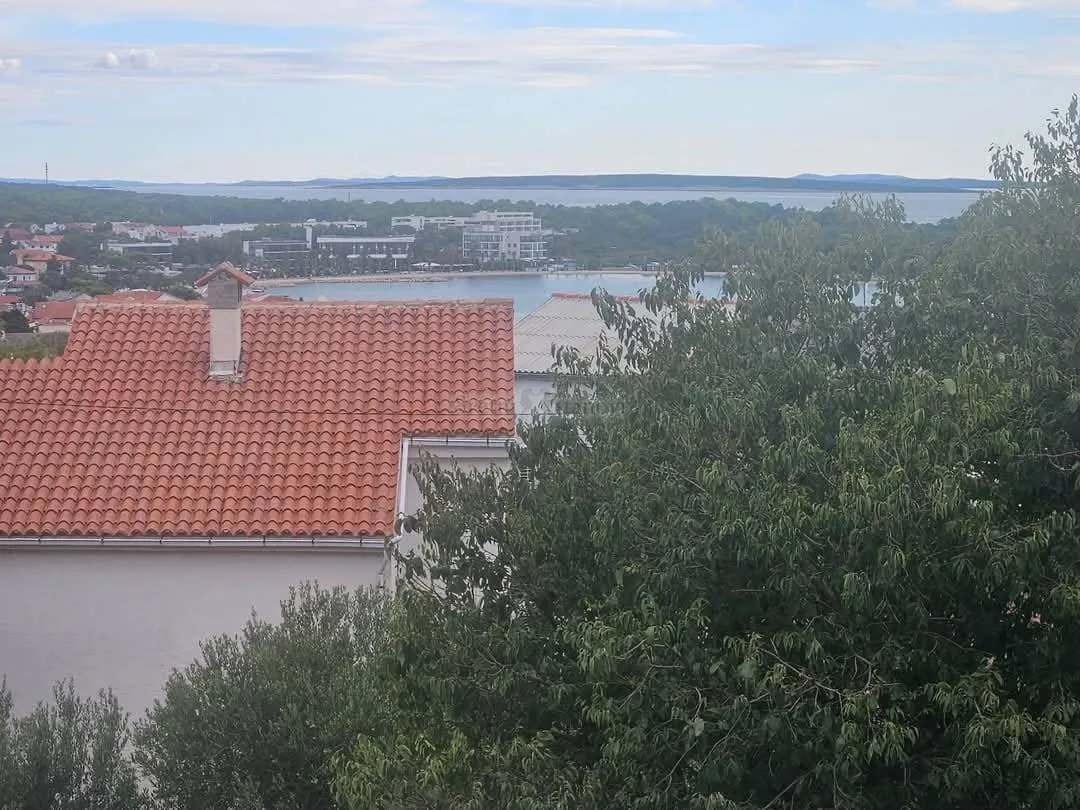 apartman , novalja , 51 m2, 1s+db , pogled na more - slika 3