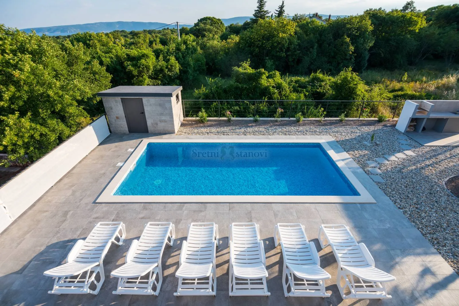 krk, novogradnja, 300 m2, kuća sa četiri stana i bazenom - slika 4