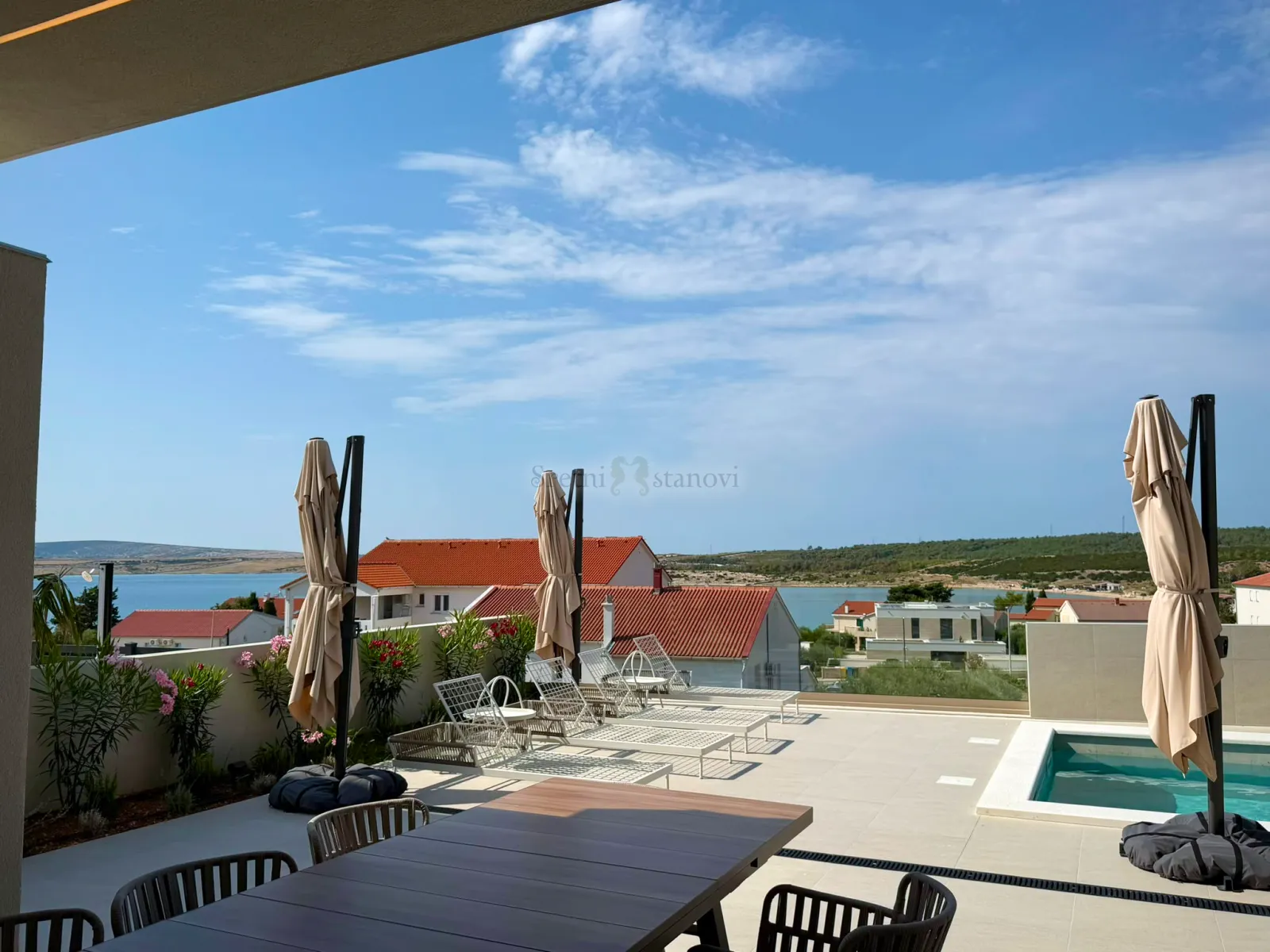 luksuzna kuća caska, pogled na more, bazen, sauna, otok pag - slika 2