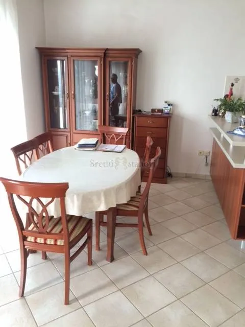 opatija,pobri, tri stana i poslovnim prostoro,850 m2 - slika 12