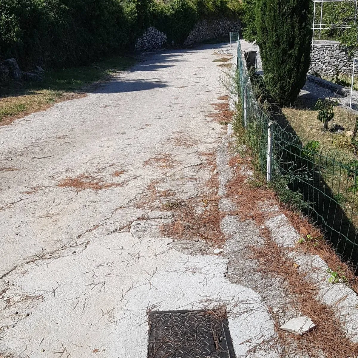 četiri građevinska zemljišta veličine 585,75 m² na otoku braču – nerežišća - slika 7