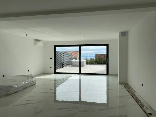 Kuća, Pobri,171 m2, bazen, tri parkirna mjesta - Pobri, Opatija