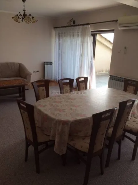 opatija,pobri, tri stana i poslovnim prostoro,850 m2 - slika 17