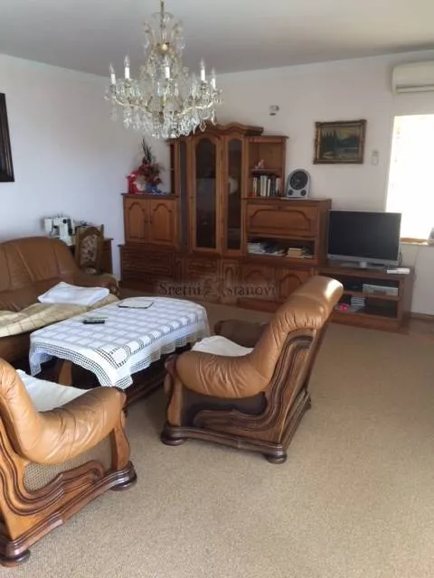 opatija,pobri, tri stana i poslovnim prostoro,850 m2 - slika 7
