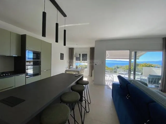 kostrena, novogradnja, 150 m2, 2s+db, s bazenom, najam - slika 2