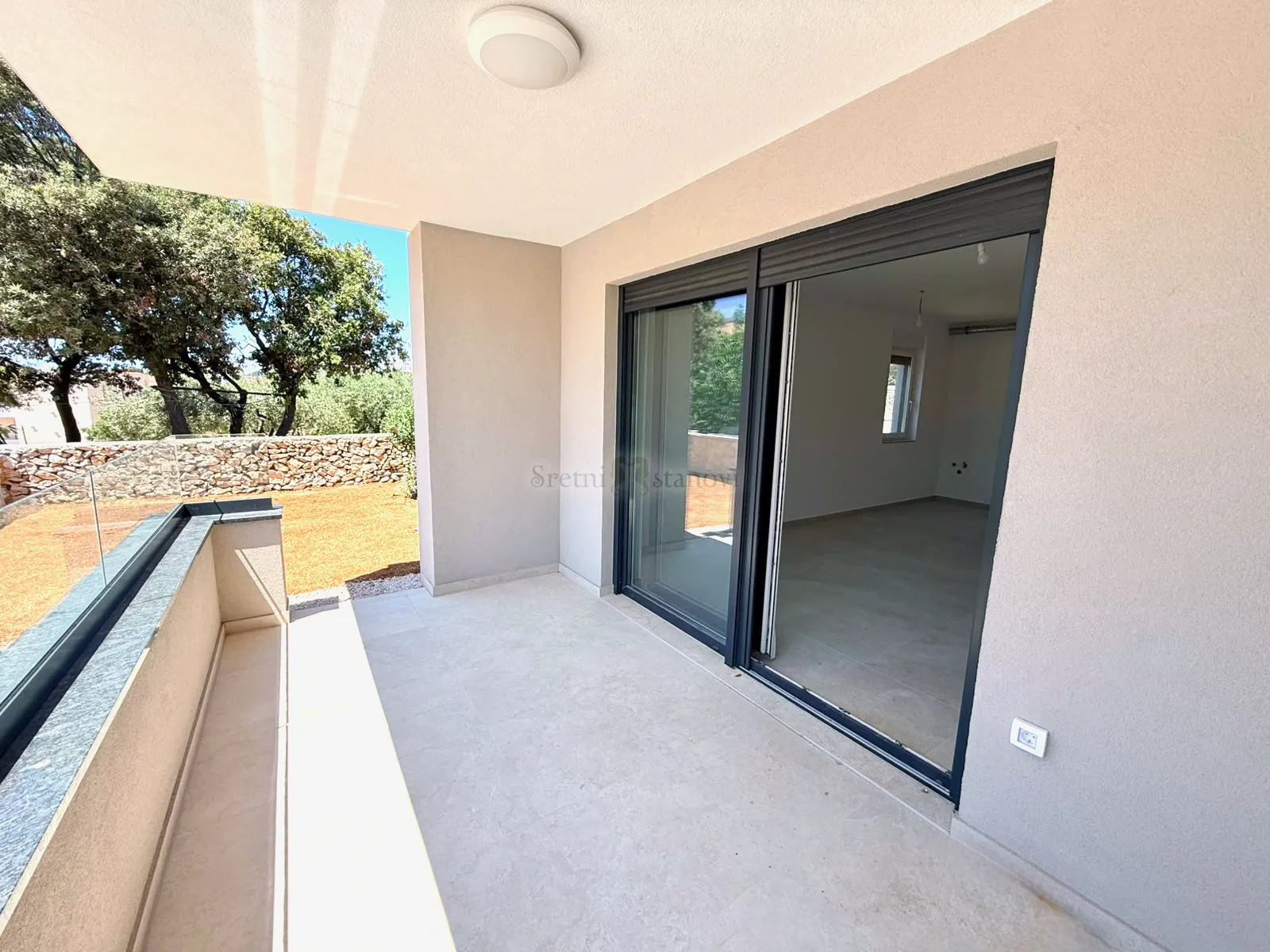 stan apartman mandre, 2s+db, blizina mora, otok pag, novogradnja, vrt - slika 1