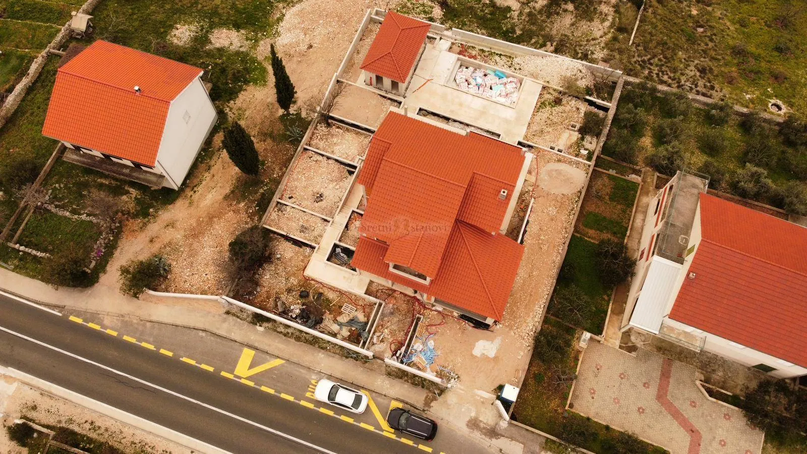 predivna, luksuzna kuća s pomoćnim objektom i bazenom - slika 23