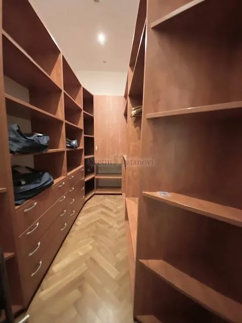 centar, gospodski stan, 3s+db, 140 m2 - slika 11
