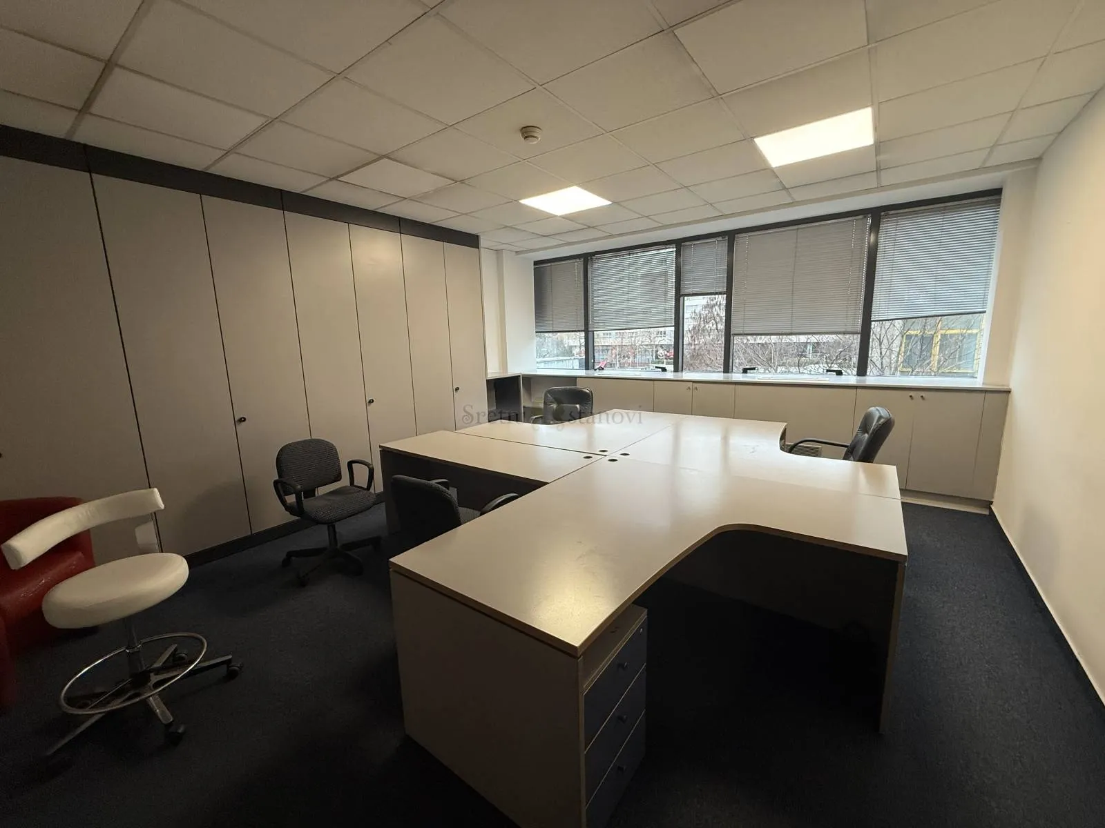 iznajmljuje se uredski prostor- 31,00 m2- trnje - slika 2
