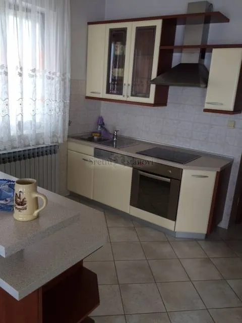 opatija,pobri, tri stana i poslovnim prostoro,850 m2 - slika 11