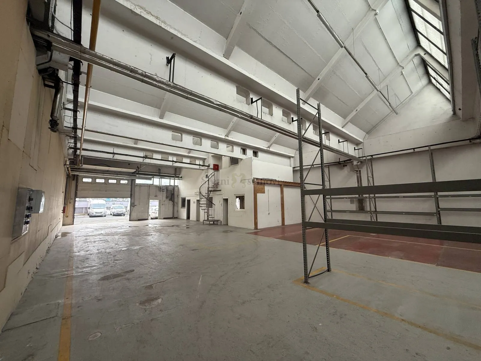 iznajmljuje se skladište – 1.700 m² – trnje - slika 5