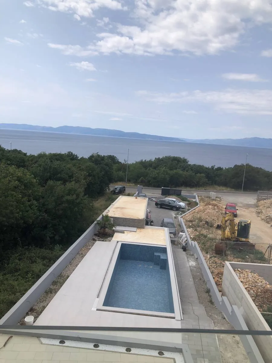 kostrena, novogradnja, kuća sa 2 stana, bazenom i depadansom - slika 4