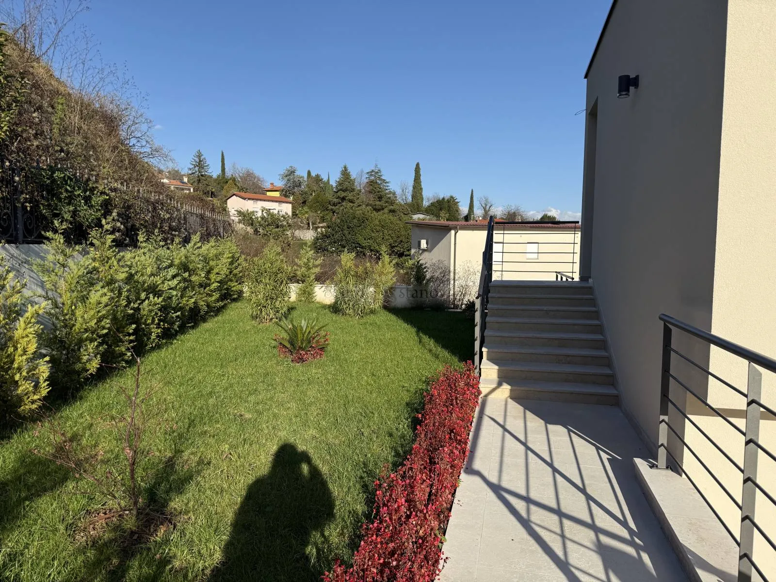 rivijera opatija, novogradnja, villa sa 2 stana, bazen, pogled - slika 11