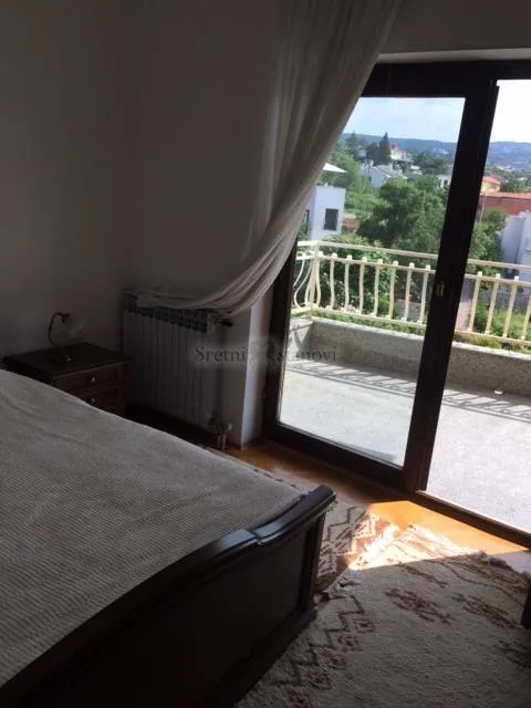 opatija,pobri, tri stana i poslovnim prostoro,850 m2 - slika 4