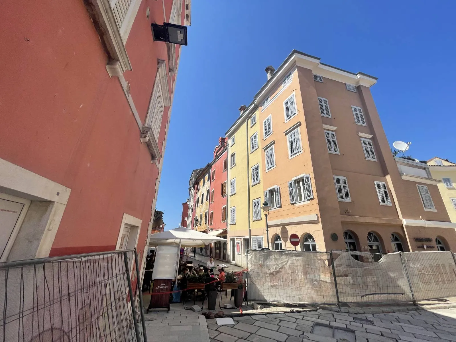 rovinj, strogi centar, kuća s 4 stana, blizina mora - slika 6