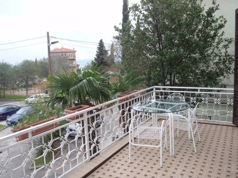 prekrasna vila na banderovu, 400m2 +okućnica - slika 1