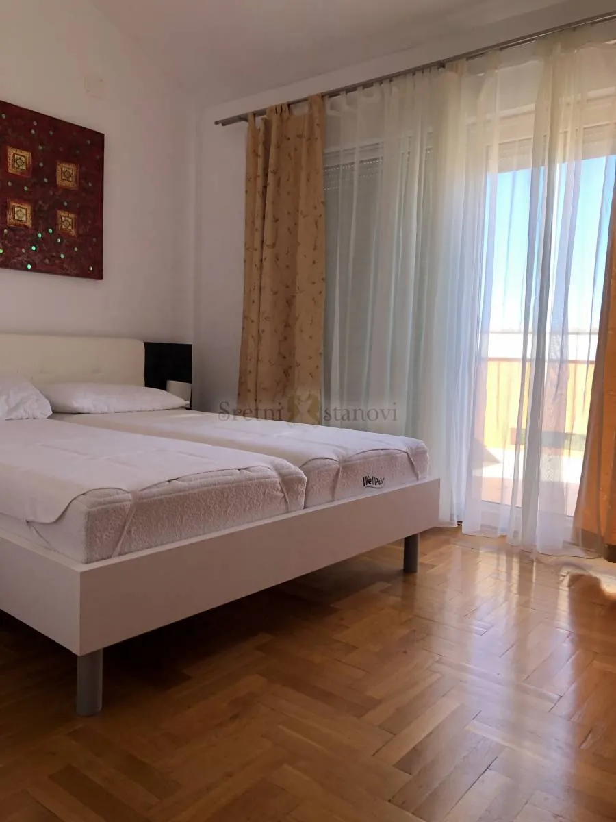 vidalići, kuća s 5 apartmana i garažom, drugi red od mora - slika 25