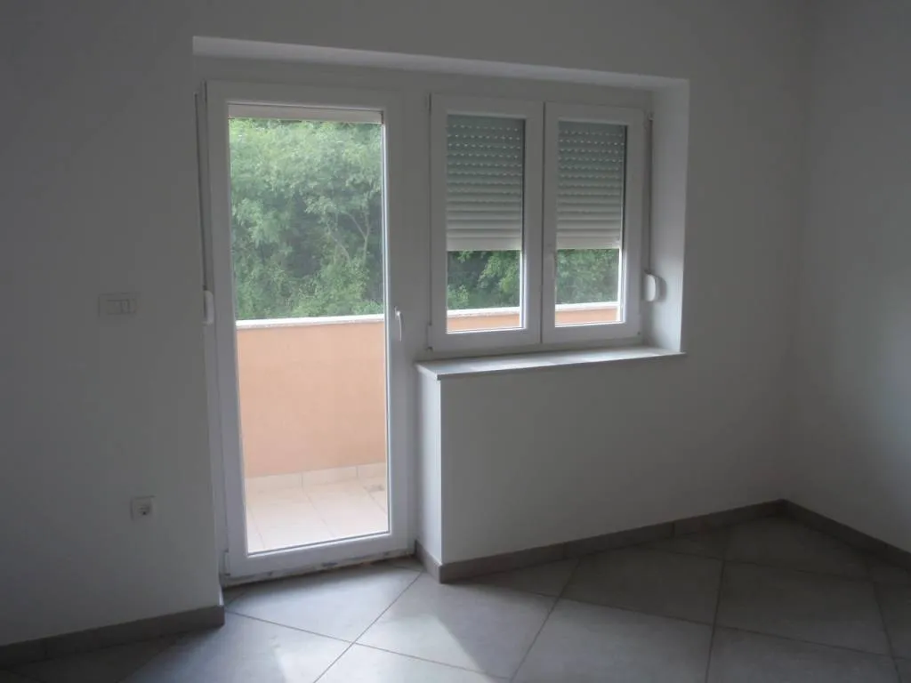 srdoči,120m2, prazan stan, najam, novogradnja, s parkingom - slika 3