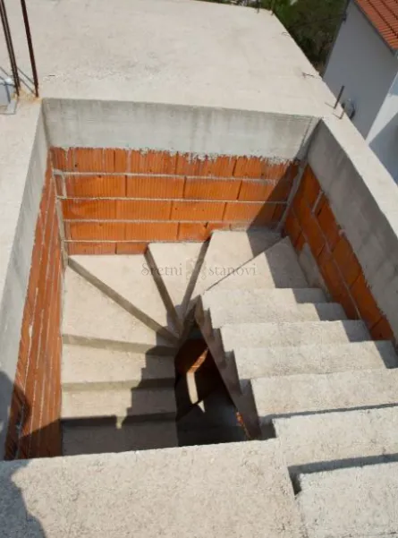 kuća čiovo, arbanija 360 m2 - slika 16