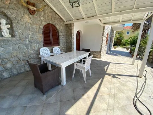 ičići, 2s+db, 75 m2, s terasom i okućnicom - slika 2
