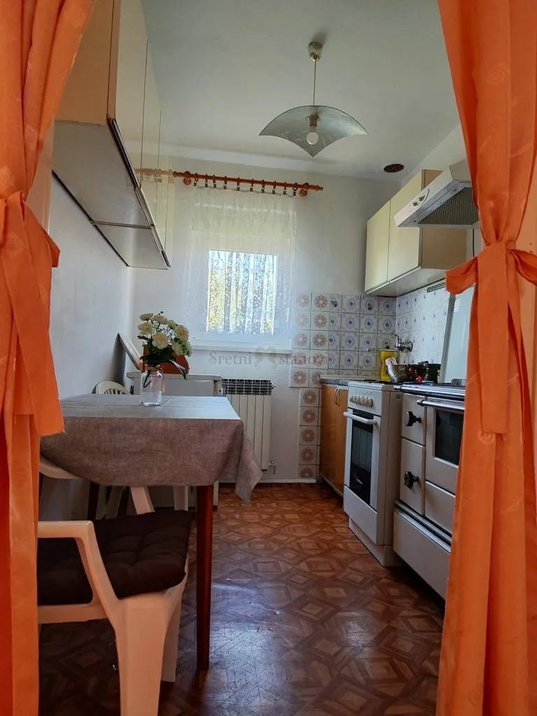 građevinsko zemljište i 2 kuće (2212 m2) - stubičke toplice - slika 15