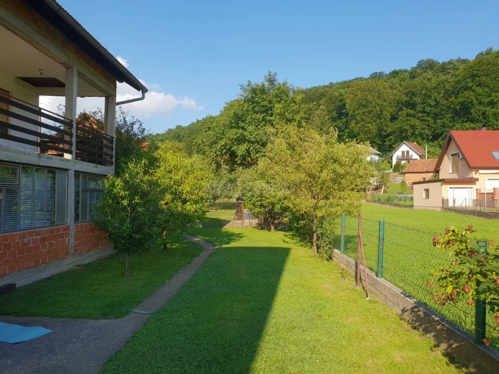 građevinsko zemljište i 2 kuće (2212 m2) - stubičke toplice - slika 7