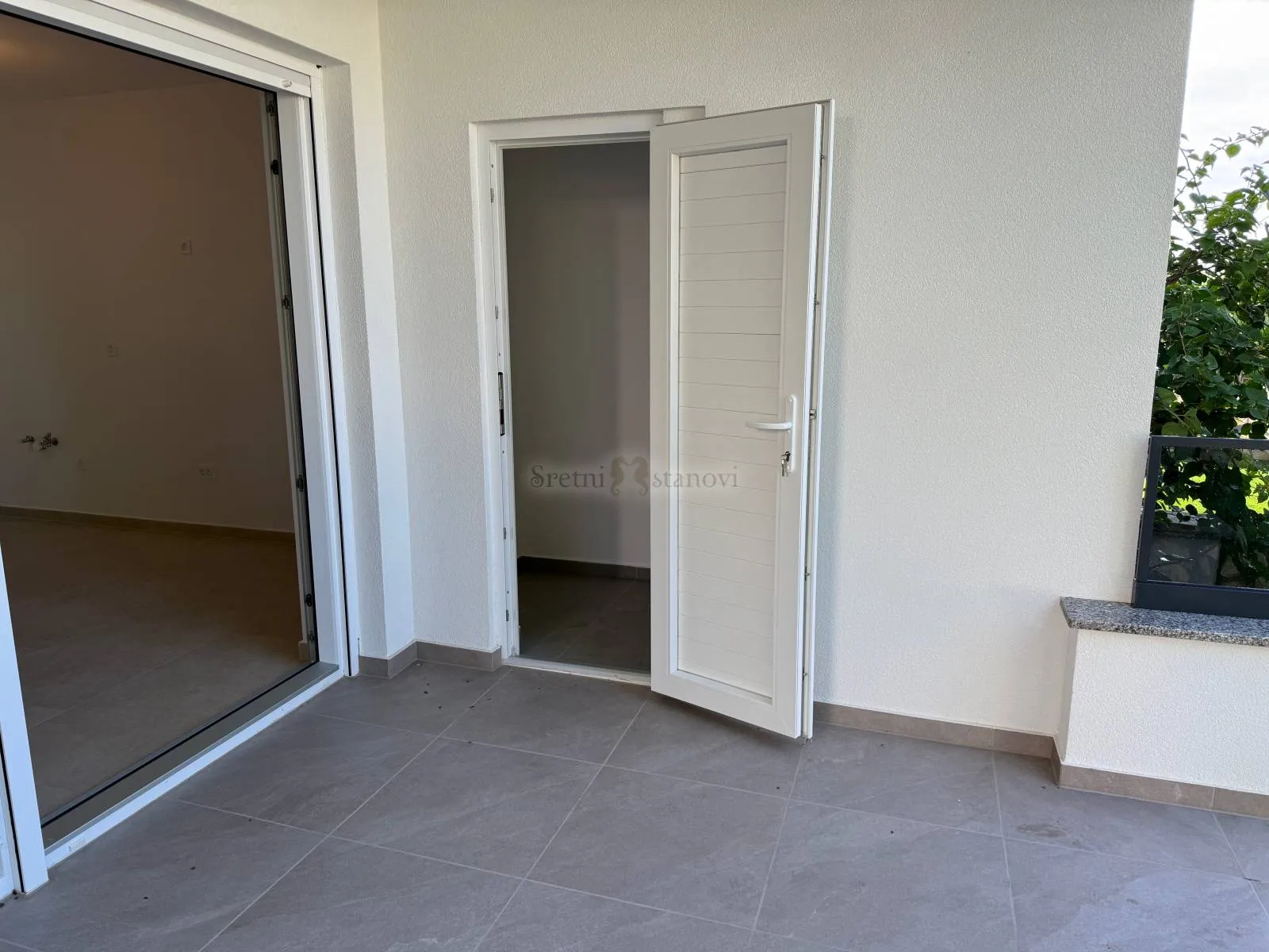 apartman novalja (2s+db) , okućnica , parking - slika 8