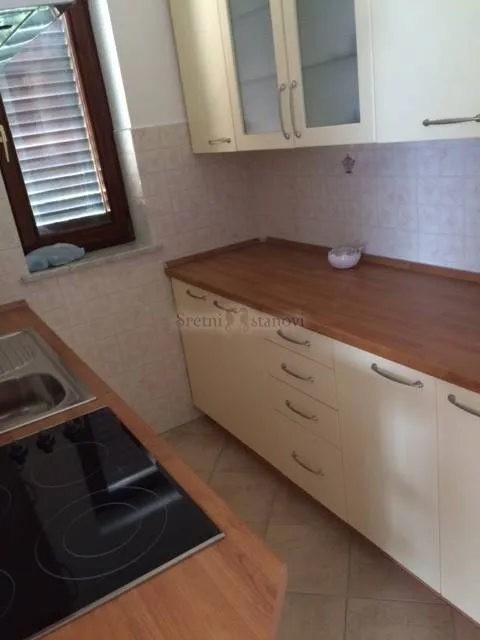 opatija,pobri, tri stana i poslovnim prostoro,850 m2 - slika 15