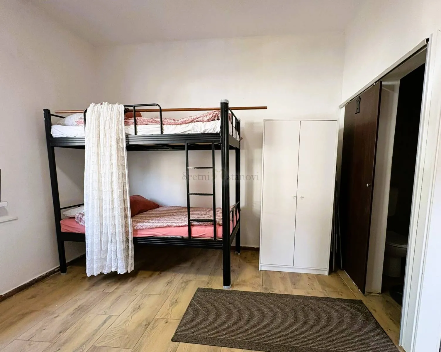 kuća za smješttaj 8 radnika - sigečica - slika 11