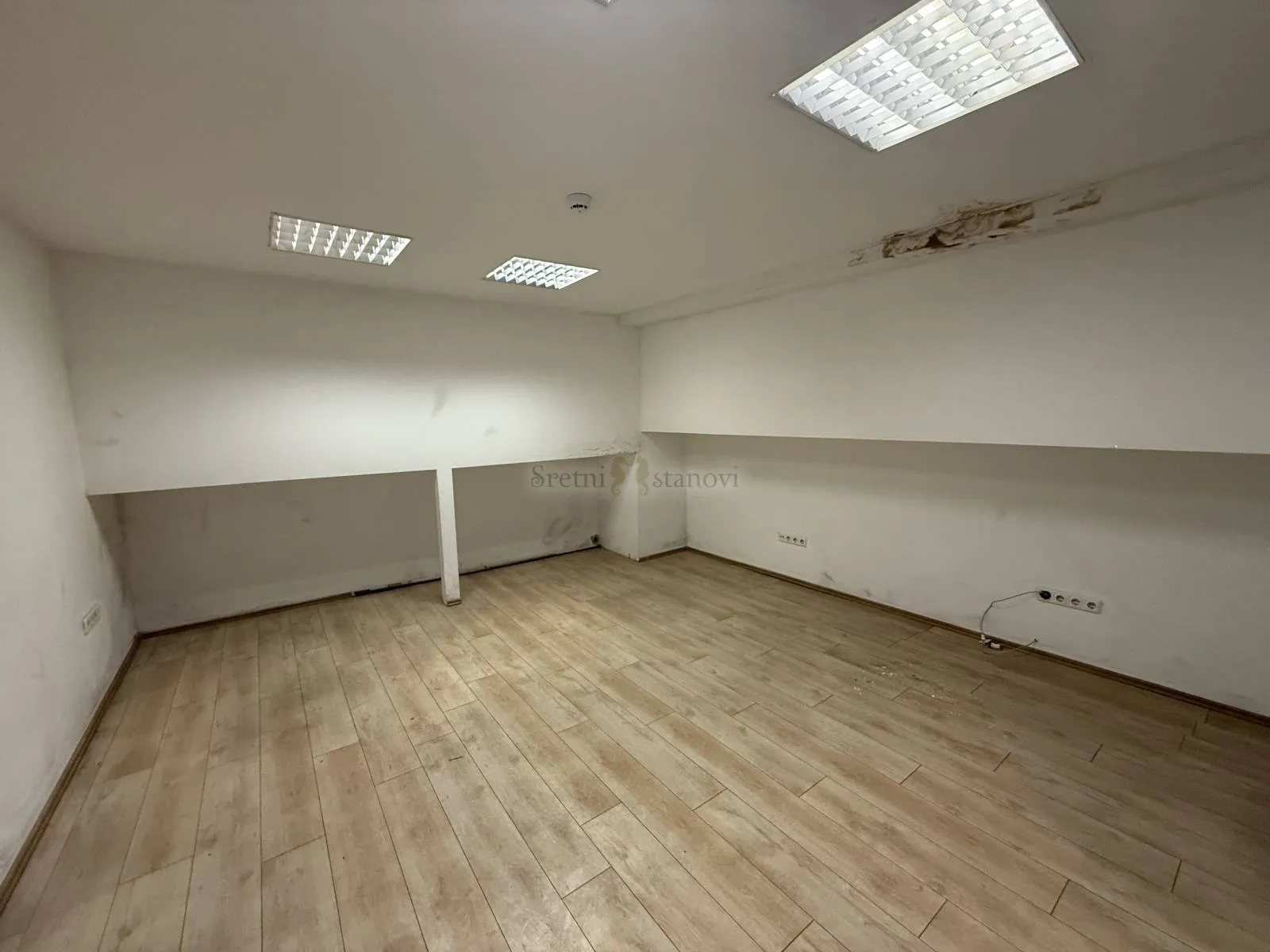 iznajmljuje se skladište – 1.700 m² – trnje - slika 13