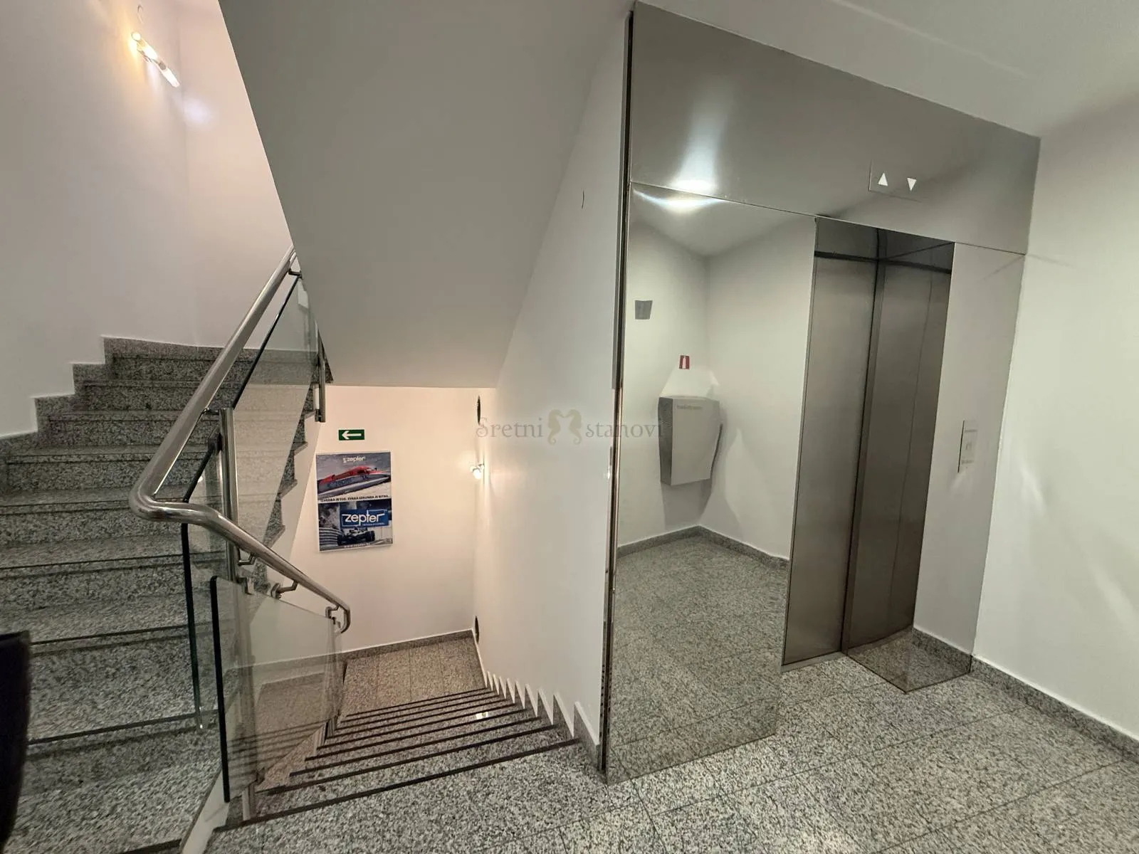 iznajmljuje se uredski prostor- 31,00 m2- trnje - slika 8
