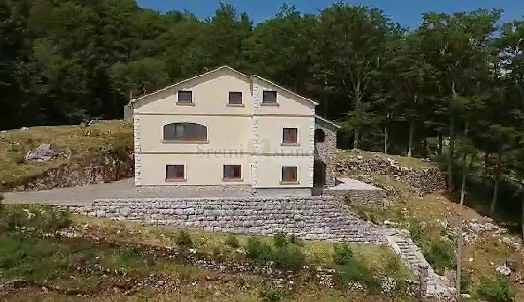 kuća, učka, pogled na more i zaljev, okružena šumom - slika 7
