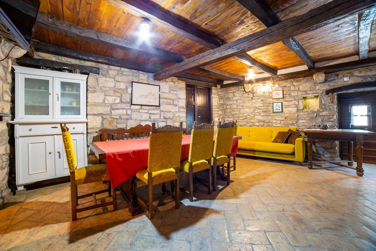 kuće za odmor s bazenom u staroj jezgri gračišća - slika 24