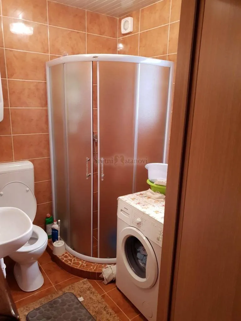 građevinsko zemljište i 2 kuće (2212 m2) - stubičke toplice - slika 16
