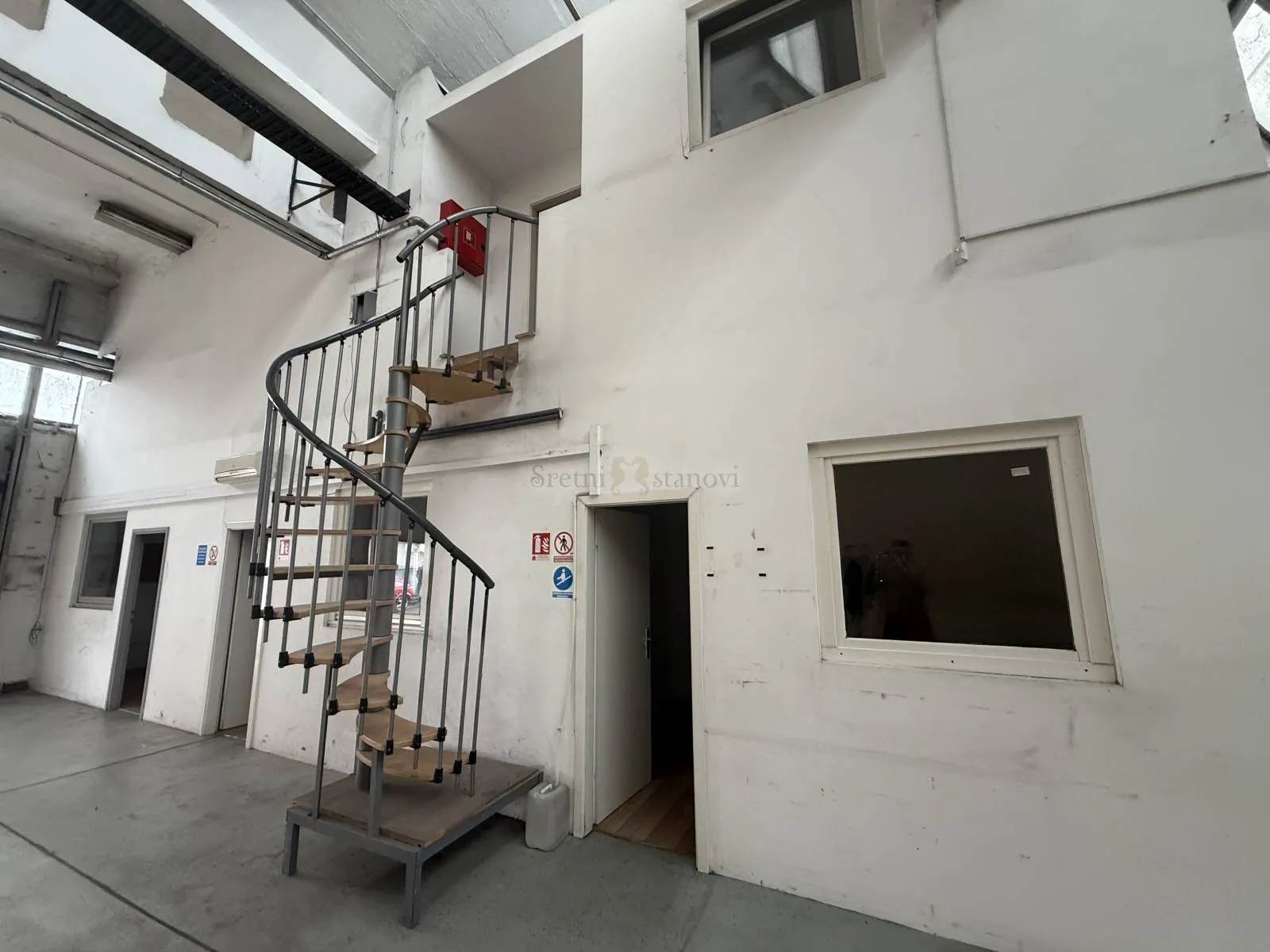 iznajmljuje se skladište – 1.700 m² – trnje - slika 10