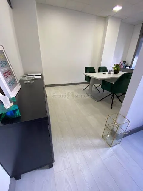 centar, rijeka, 20 m2, najam odličnog uredskog prostora - slika 2