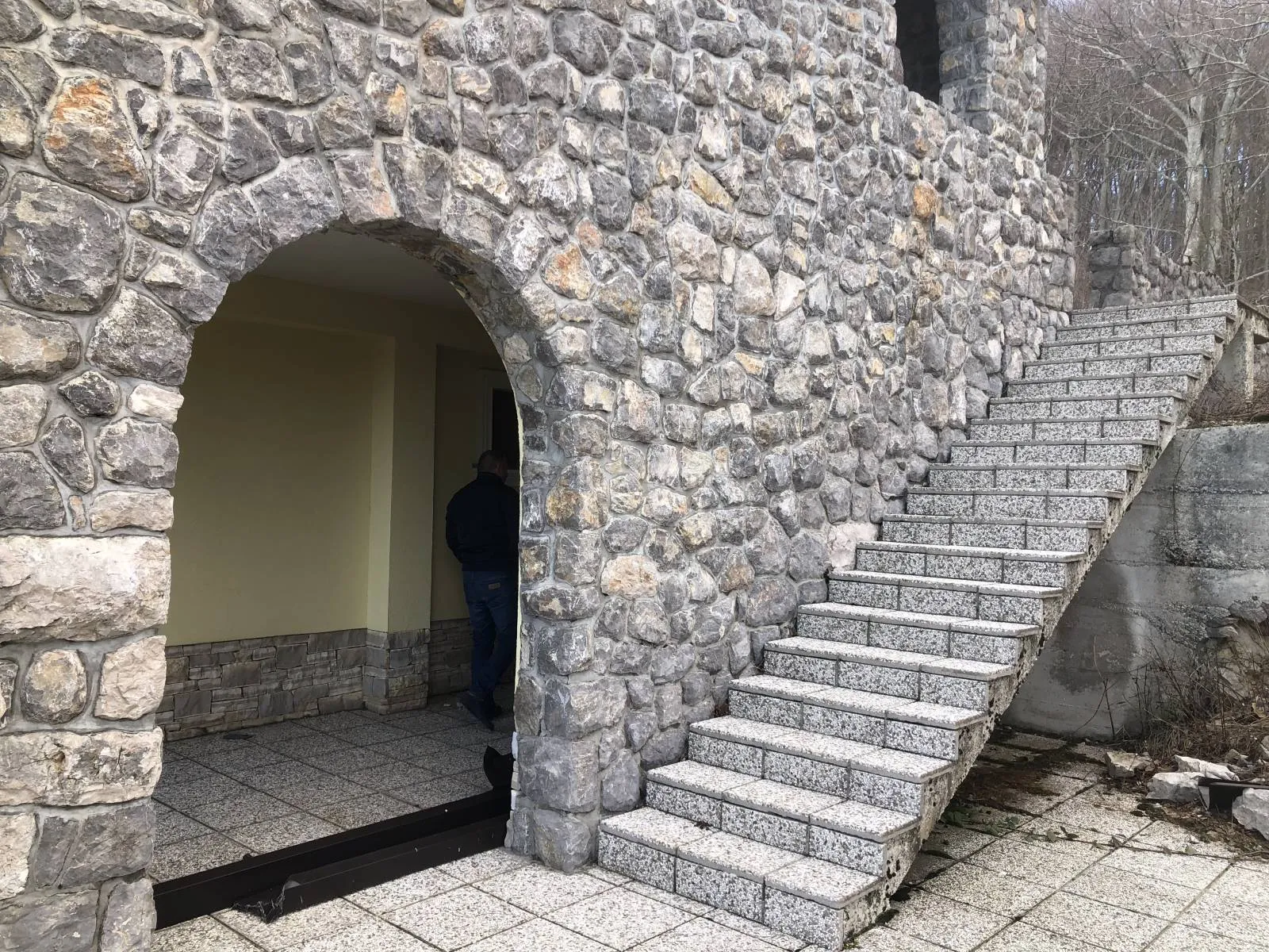 kuća, učka, pogled na more i zaljev, okružena šumom - slika 8