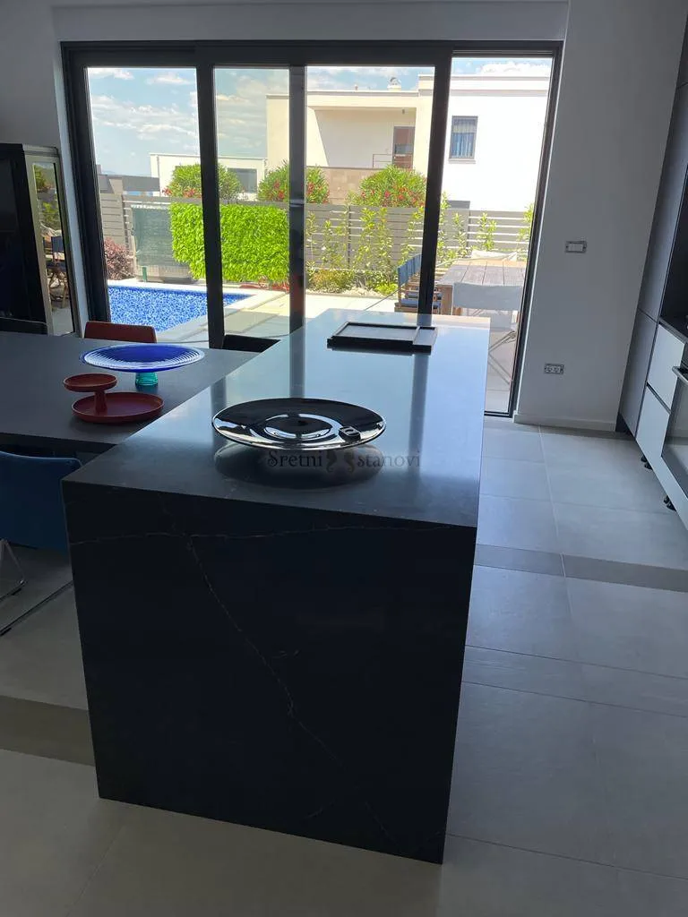 kuća krk, malinska, rova, 3s+db, pogled na more, bazen, 160+190m2 - slika 11