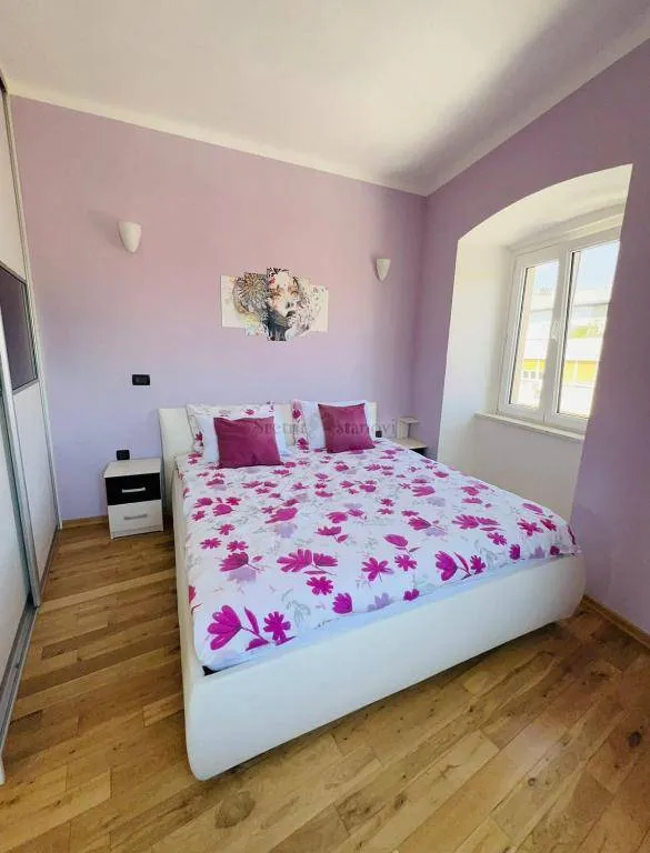 rijeka,strogi centar, najam, 53 m2, 2s+db - slika 12