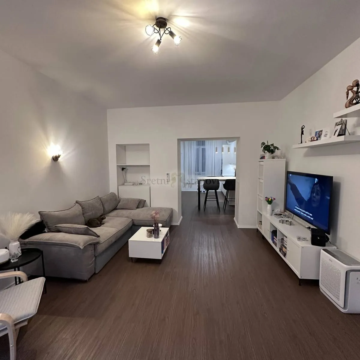 Rijeka, centar, moderan stan, 65 m2, s balkonom
