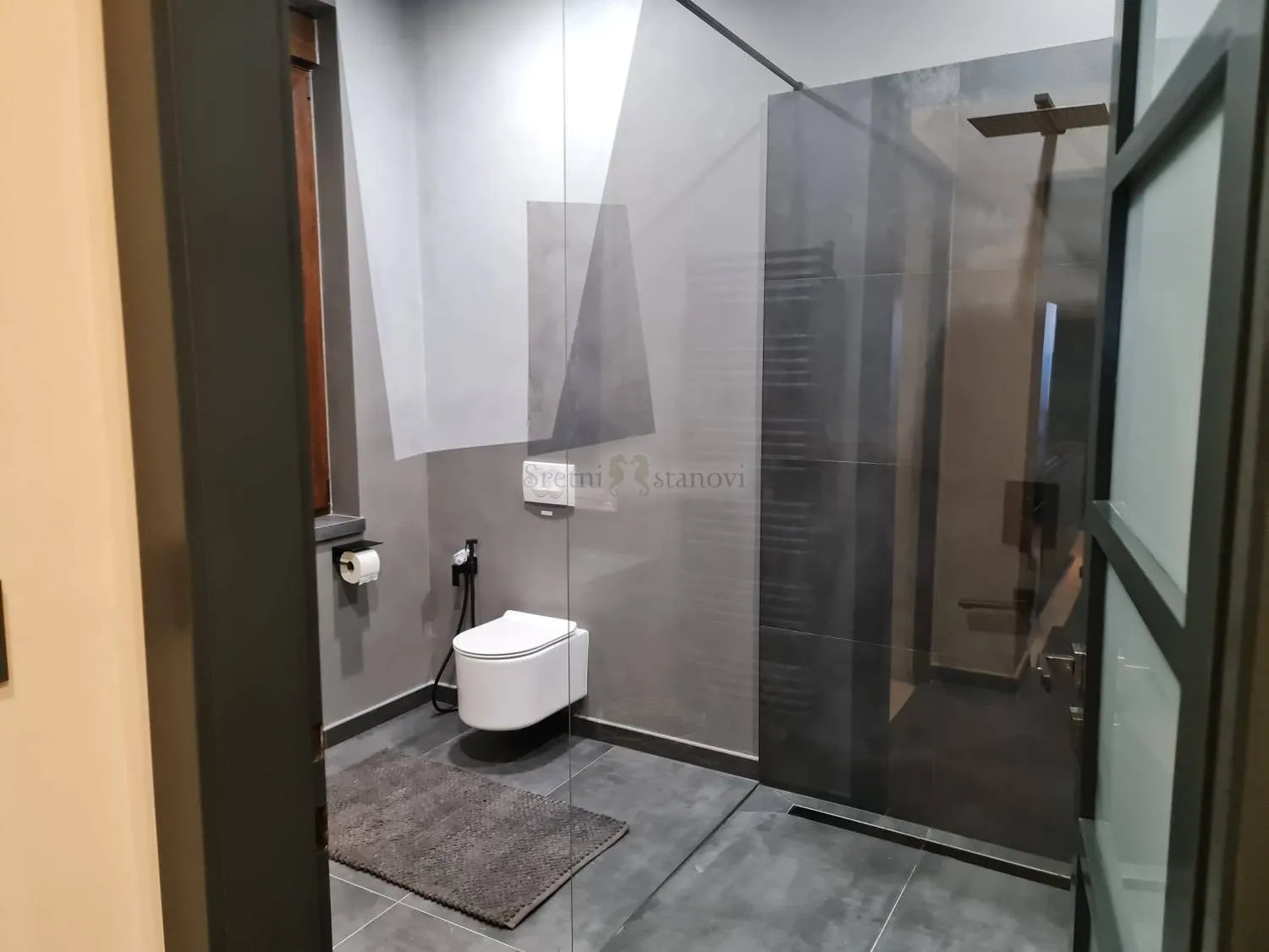 centar, luksuzn stan,112 m2, 2s+db, s balkonom i pogledom - slika 5
