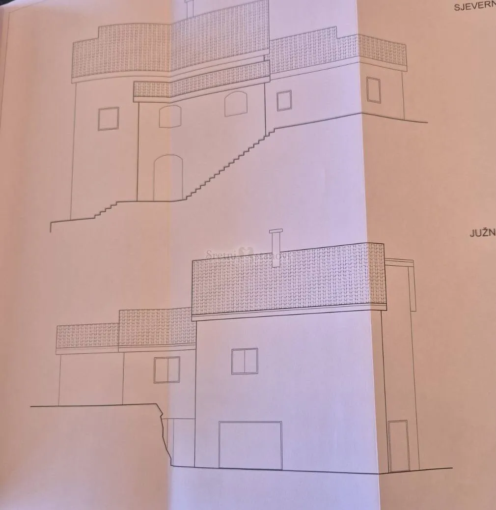 kuća, učka, pogled na more i zaljev, okružena šumom - slika 41